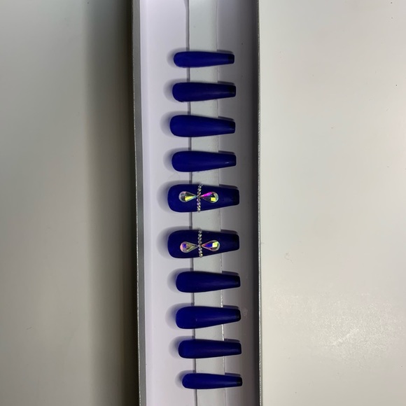 HandMade Press-On Nails - Picture 2 of 3